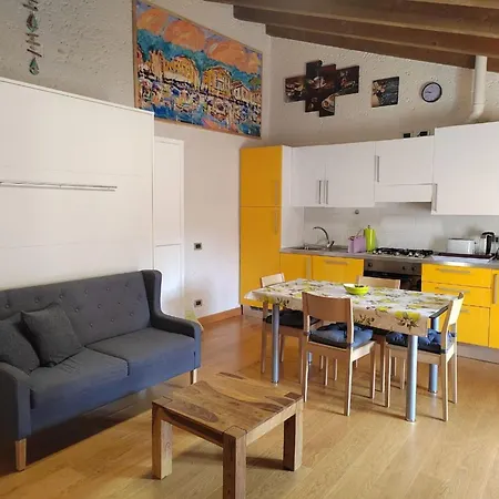 Aly D'angelo - Im Turm By Interhome Appartement Bardolino