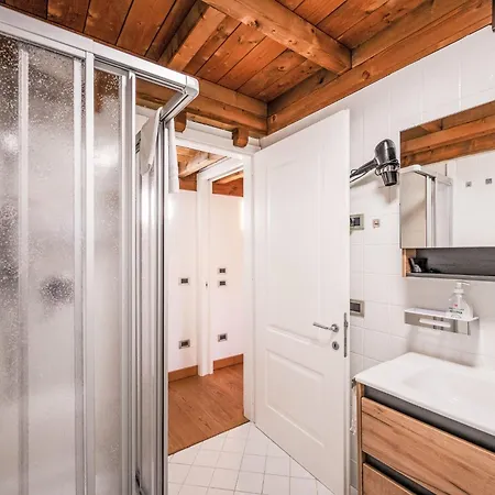 Aly D'angelo - Im Turm By Interhome Apartment Bardolino